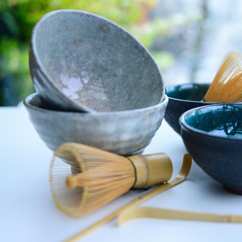 Matcha shell, gray-white glazed