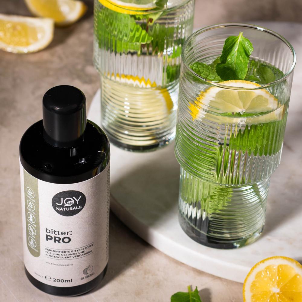 Bitterstoffe mit Wasser trinken