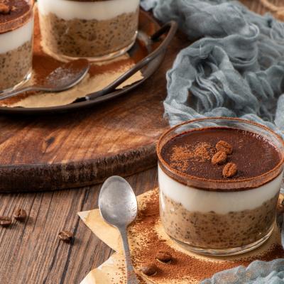 Eiweißreicher Mokka-Chia-Puddingkuchen