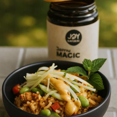 Crunchy Rice-Tofu Bowl mit Erdnusskick