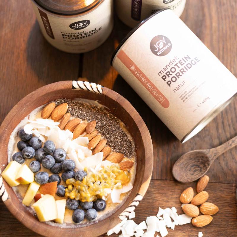 Mandelprotein Porridge natur mit Toppings