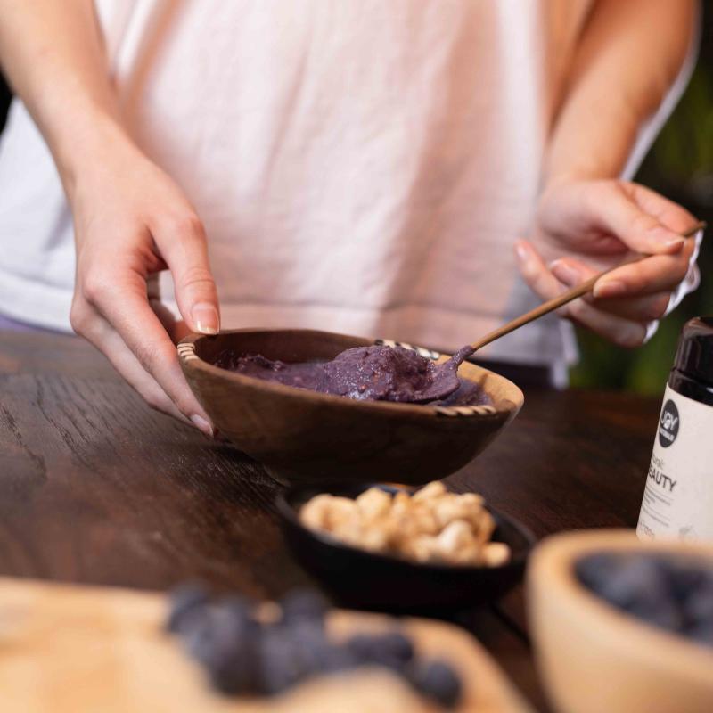 Mandelprotein Porridge Heidelbeer zubereiten